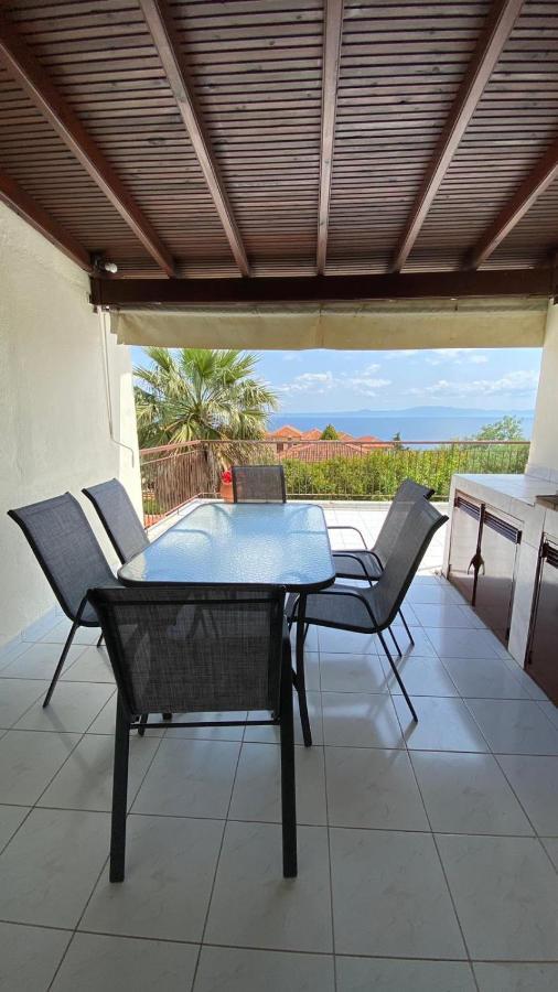 شقة Amazing Sea View Loft, أفيتوس المظهر الخارجي الصورة