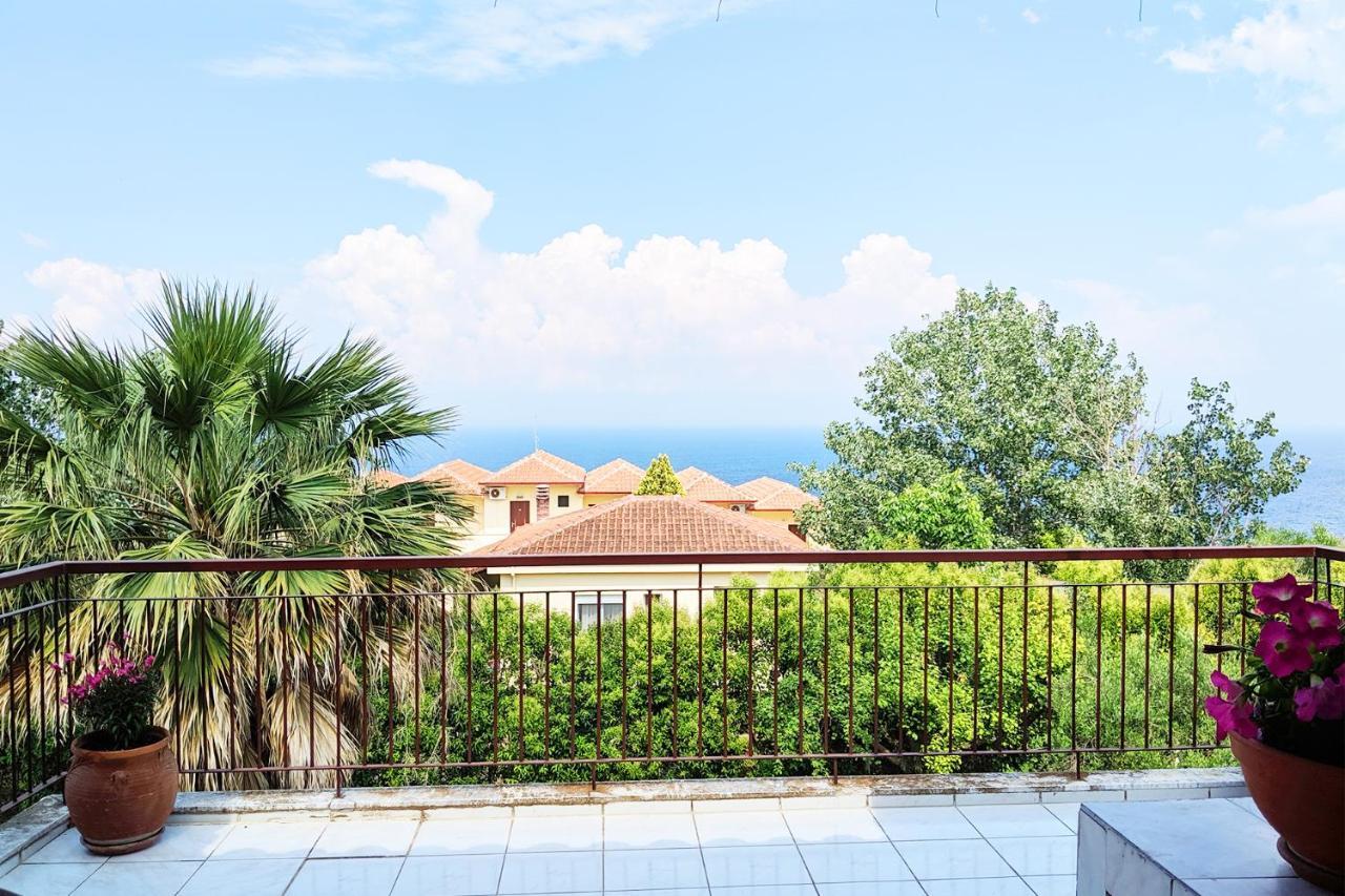 شقة Amazing Sea View Loft, أفيتوس المظهر الخارجي الصورة
